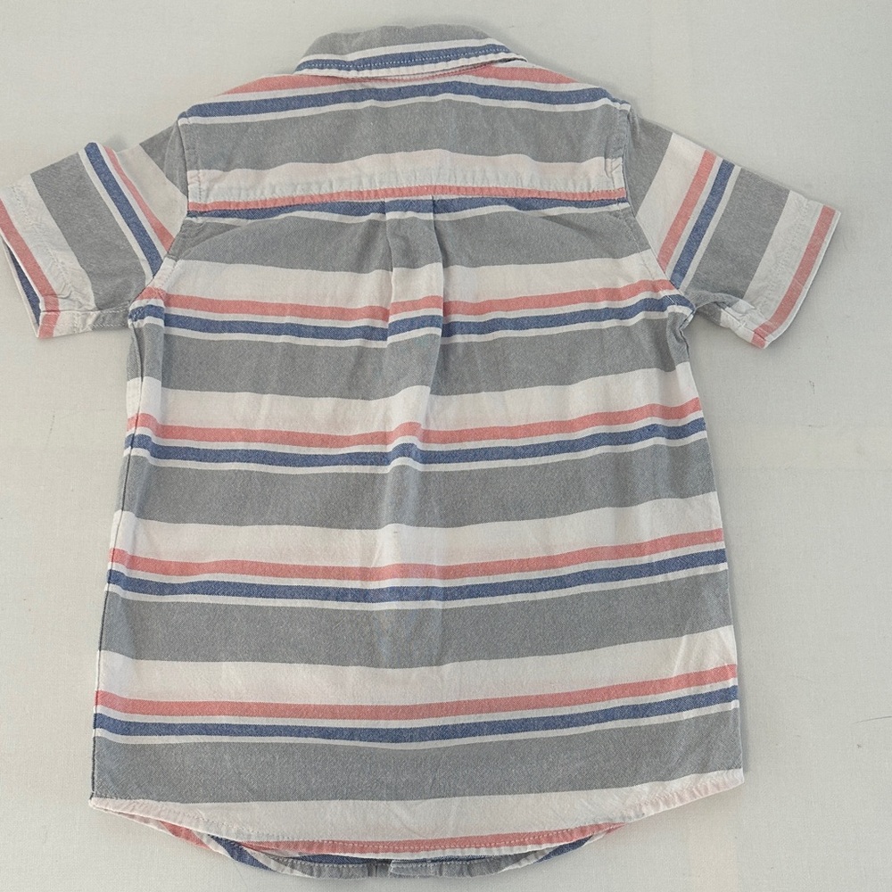 Bundle of 2' Striped and Plaid Short Sleeve Shirts 5T - Picture 3 of 5